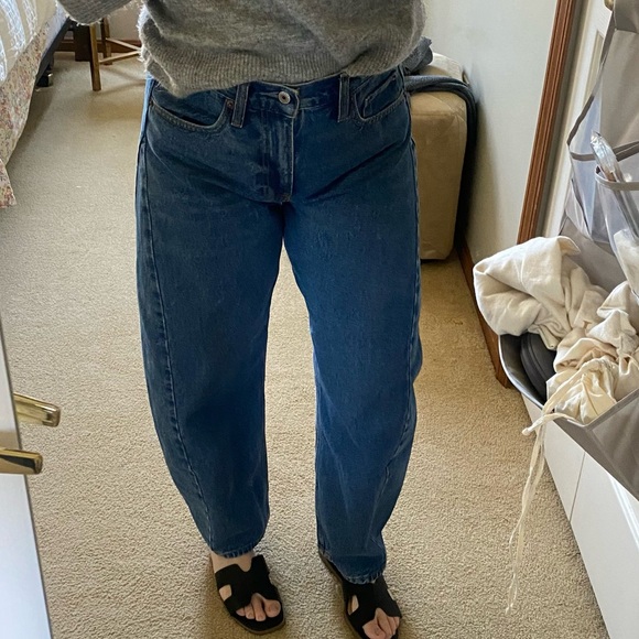 Abercrombie barrel jeans 27R (4), medium wash - Picture 2 of 3